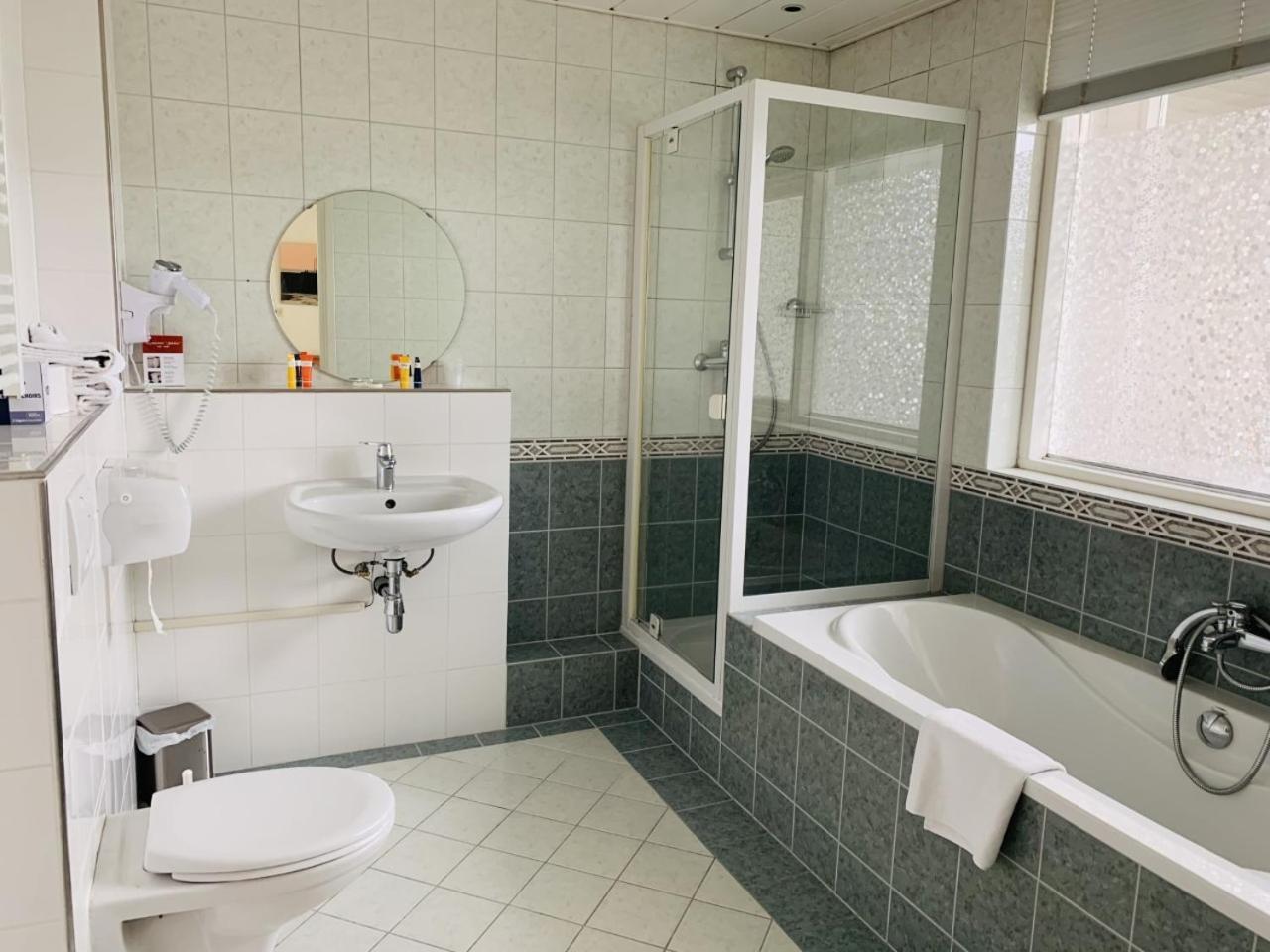 Hotel Restaurant Solskin Флиссинген Экстерьер фото